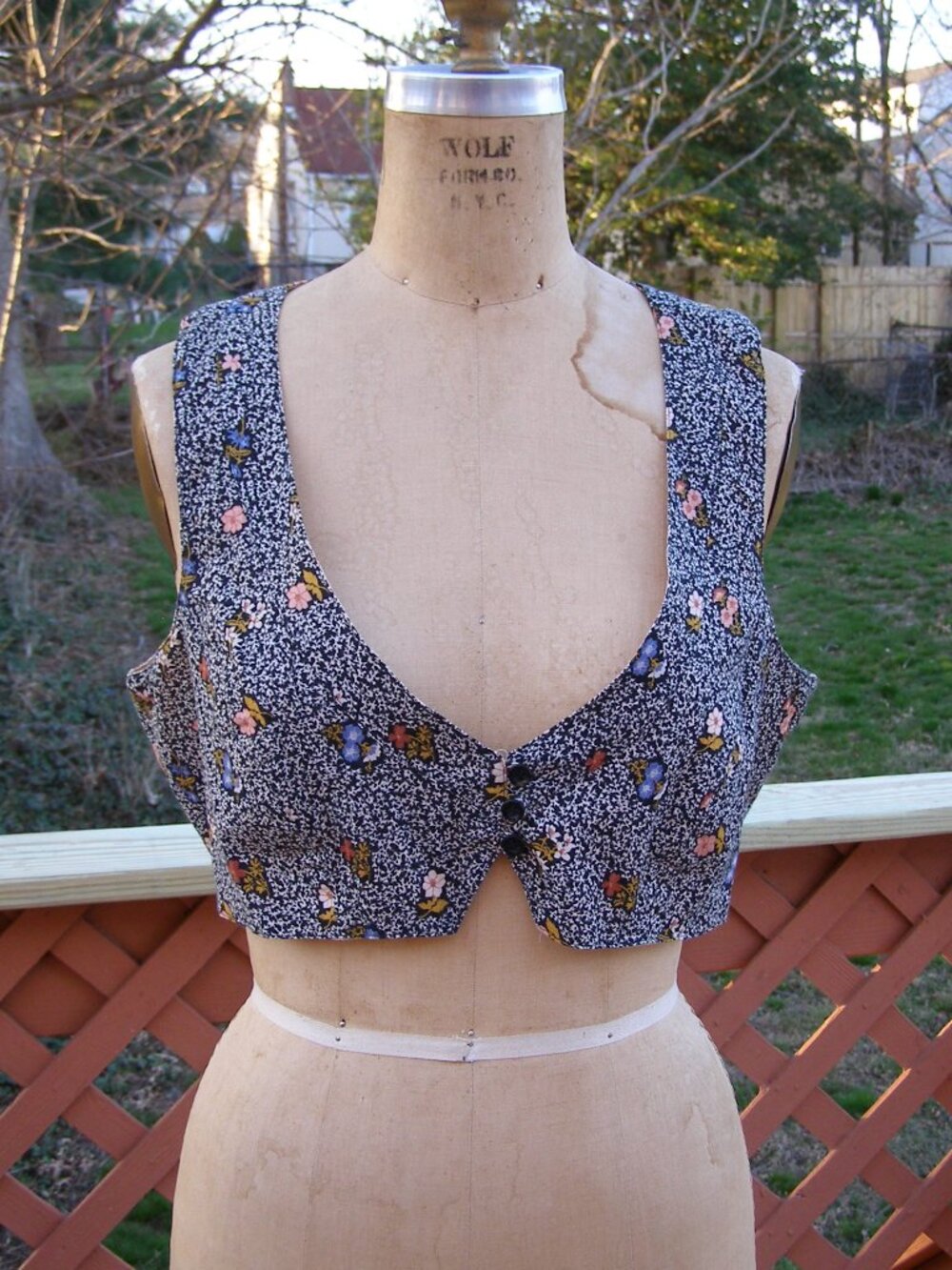 NEW size 10-12 Large H&M Floral print Cropped Vest Lightweight